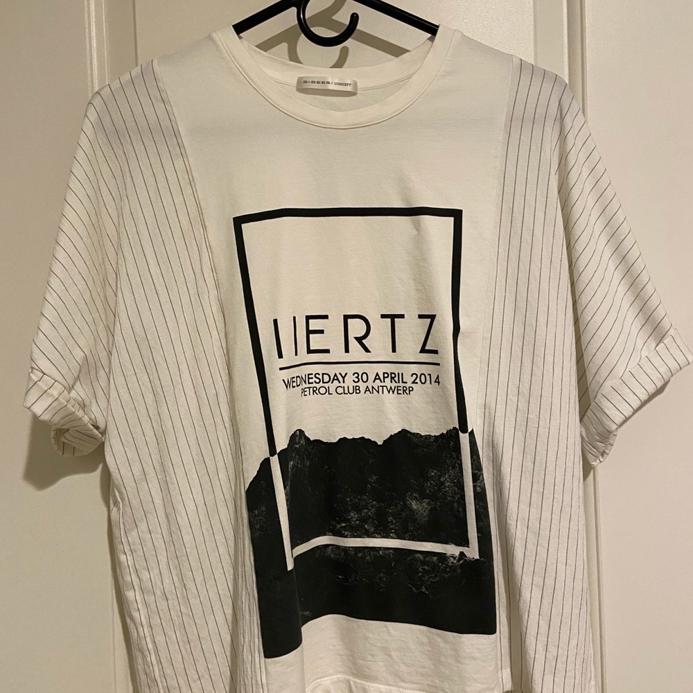 White T-shirt